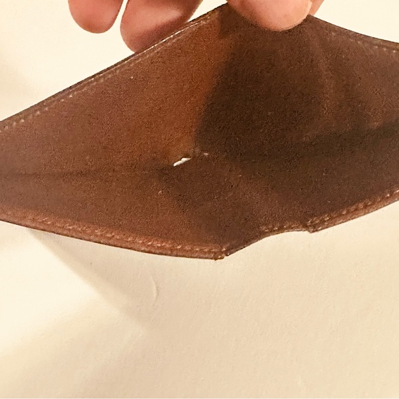 LOUIS VUITTON VINTAGE MENS BI-FOLD. EIGHT CARD SLOT/ONE BILL COMPARTMENT.REFURB! - Picture 6 of 10